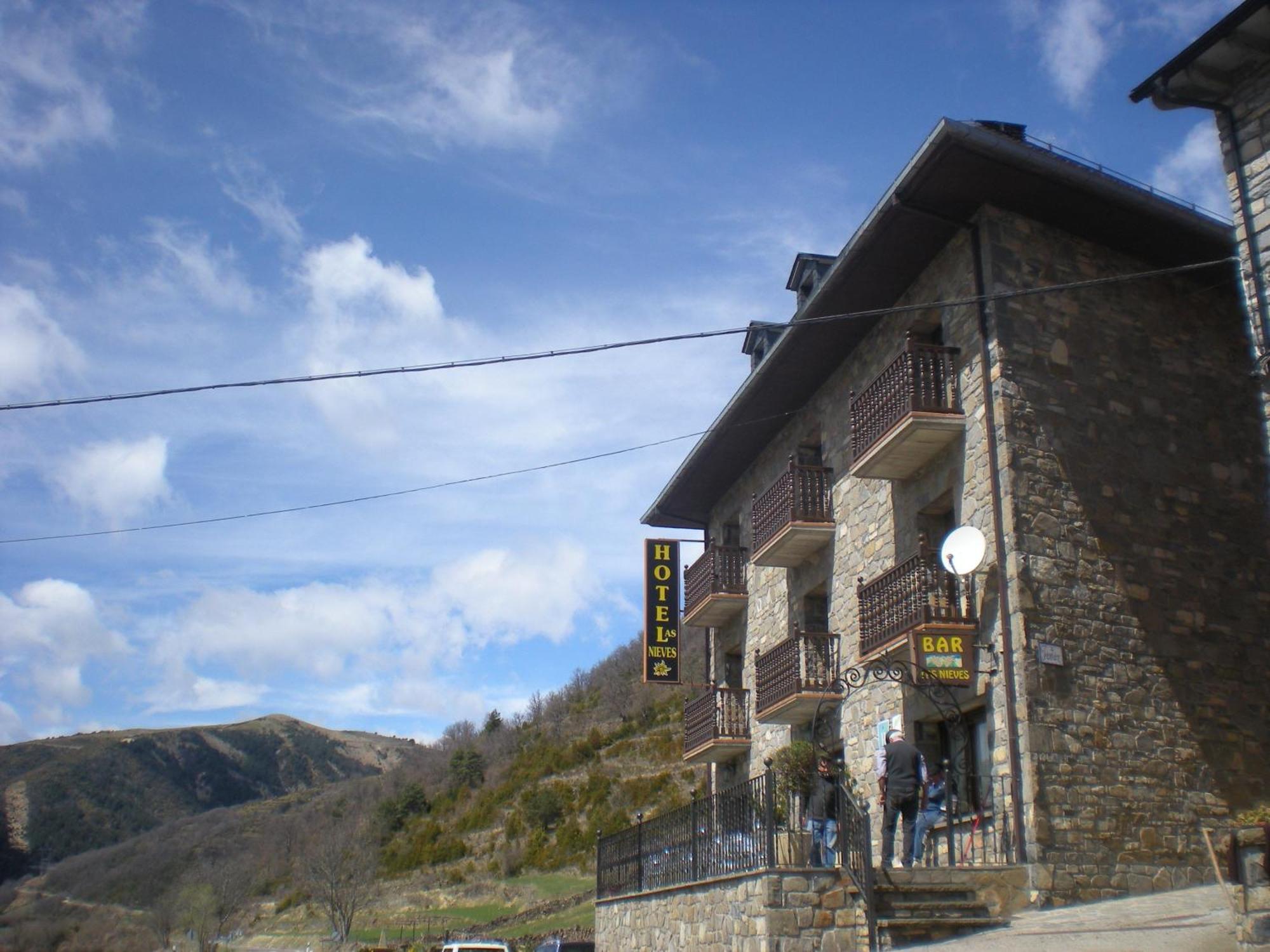 Hotel Las Nieves Linás de Broto Exterior foto